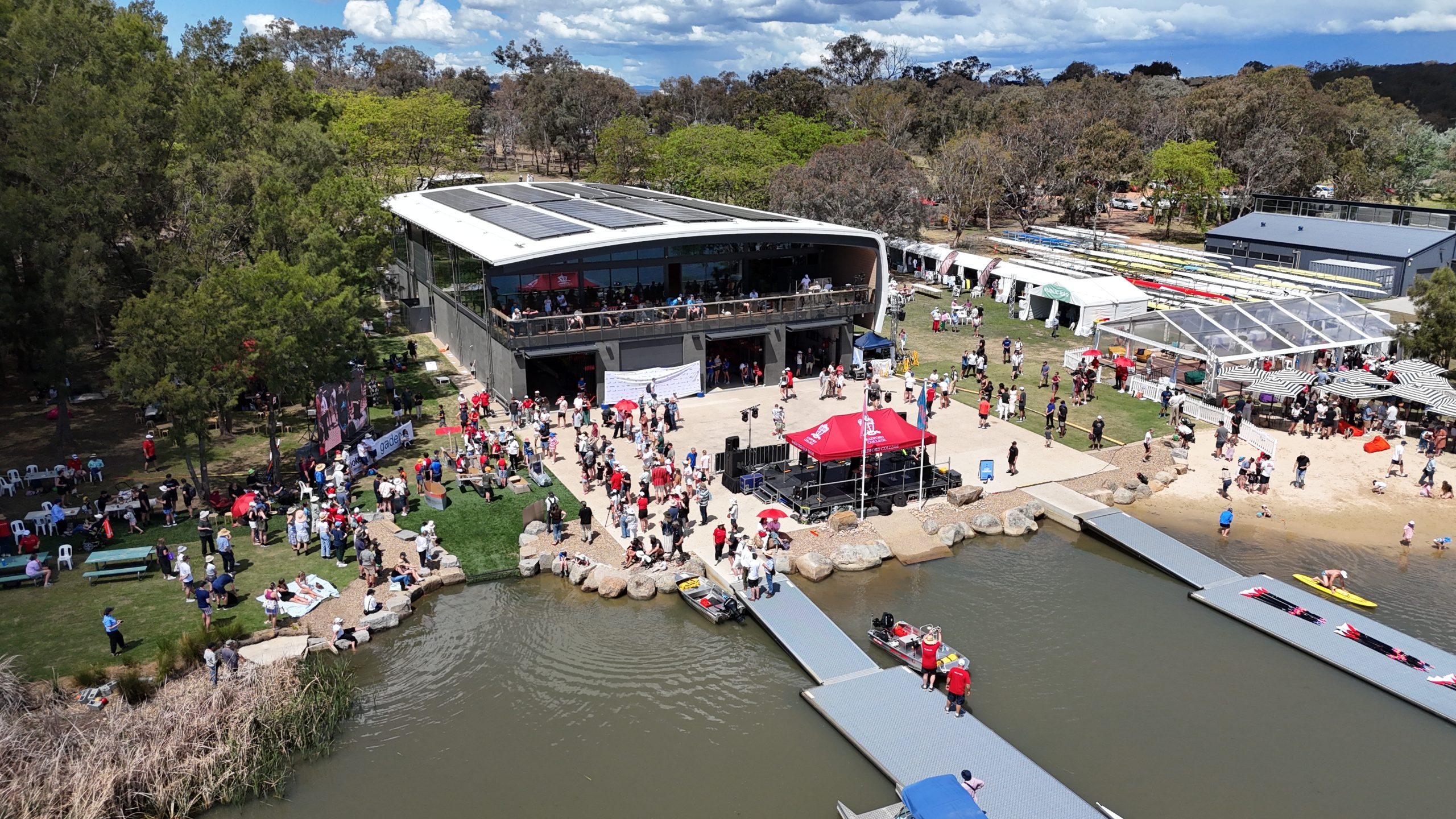 Golden Oar day at Red Shed from above: crowds, pontoons and the lake